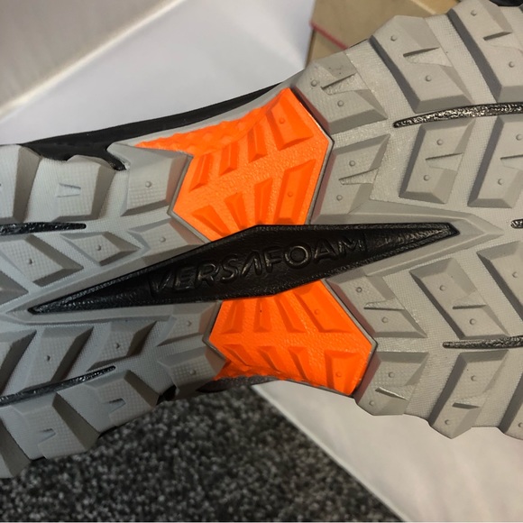 NIB Saucony Mens Excursion TR14 Tennis shoes in grey black and orange - Picture 7 of 11